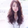 暖色系と寒色系どっちにする？大人の女性にも似合う、おすすめの明るめカラー♡