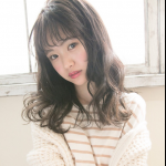 いつもきれいな前髪をキープ♪湿気でペッタリなりがちな前髪のアレンジ方法やヘアセットのコツを教えます