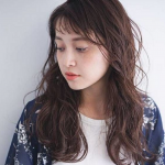 濡れ髪でセクシーさを演出♡レディースジェルワックスの使い方&アイテムをご紹介!