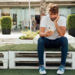 なにが目的なの?急に連絡してくる《元カレの心理》って?