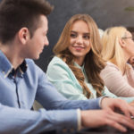 【恋愛】秘訣があった♡「職場恋愛」ができる女性の特徴とは?