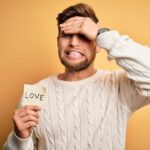 【本命のサイン】恋愛が苦手な奥手男子の脈あり言動とは?