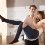 年上男性にモテる女性の特徴 10選|愛され女性の恋愛テクニック